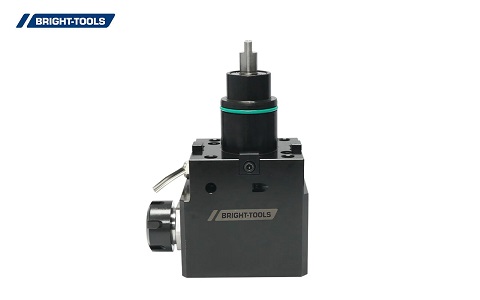 Centro di tornitura e portautensili azionati